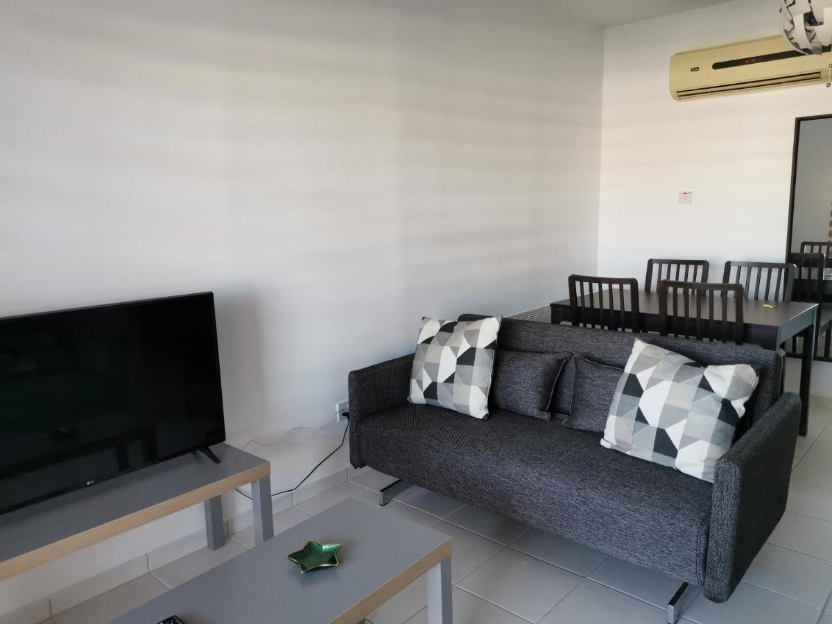 Iris Village, Near Kings Avenue Mall - By Imh Travel & Tours Paphos Exteriör bild