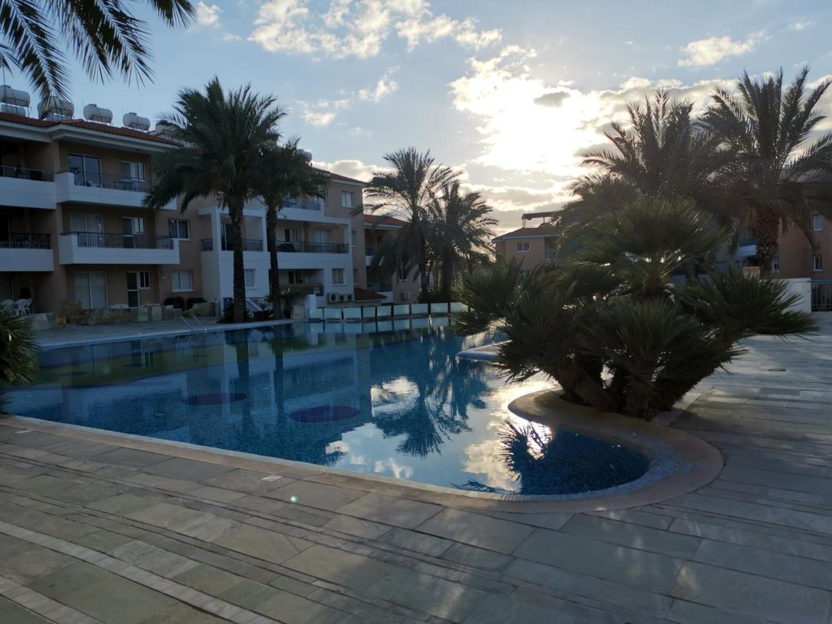 Iris Village, Near Kings Avenue Mall - By Imh Travel & Tours Paphos Exteriör bild