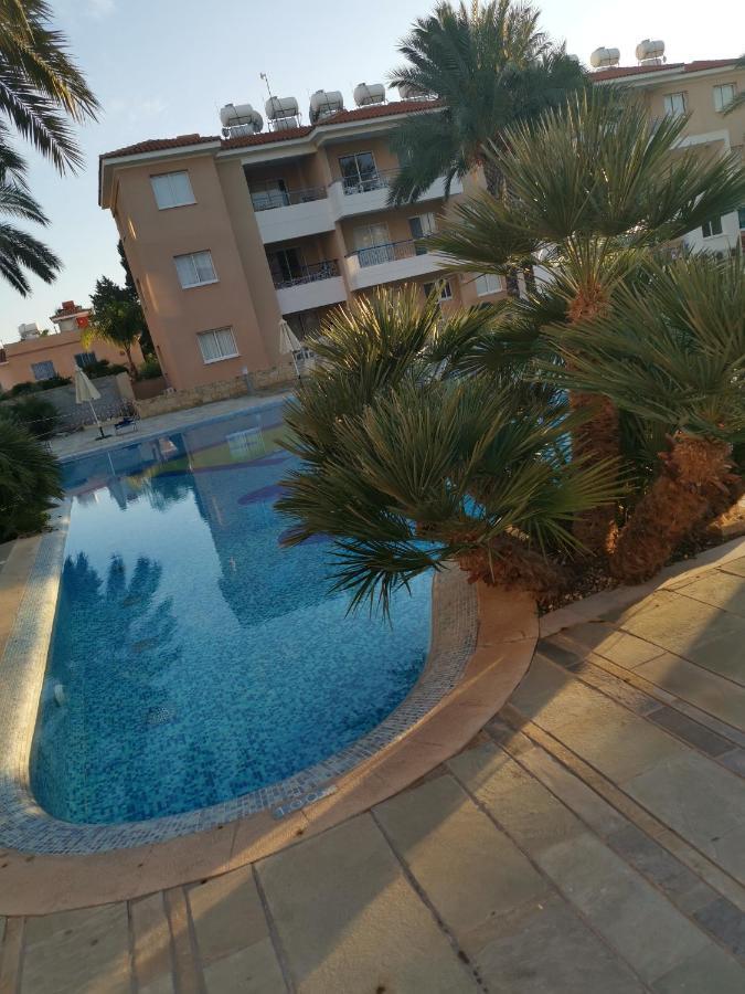 Iris Village, Near Kings Avenue Mall - By Imh Travel & Tours Paphos Exteriör bild