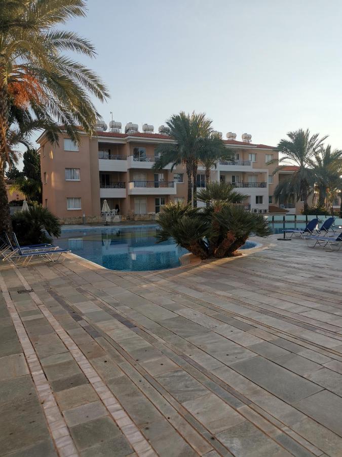 Iris Village, Near Kings Avenue Mall - By Imh Travel & Tours Paphos Exteriör bild