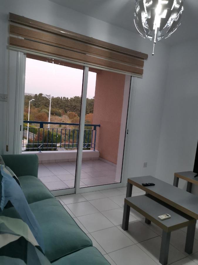 Iris Village, Near Kings Avenue Mall - By Imh Travel & Tours Paphos Exteriör bild