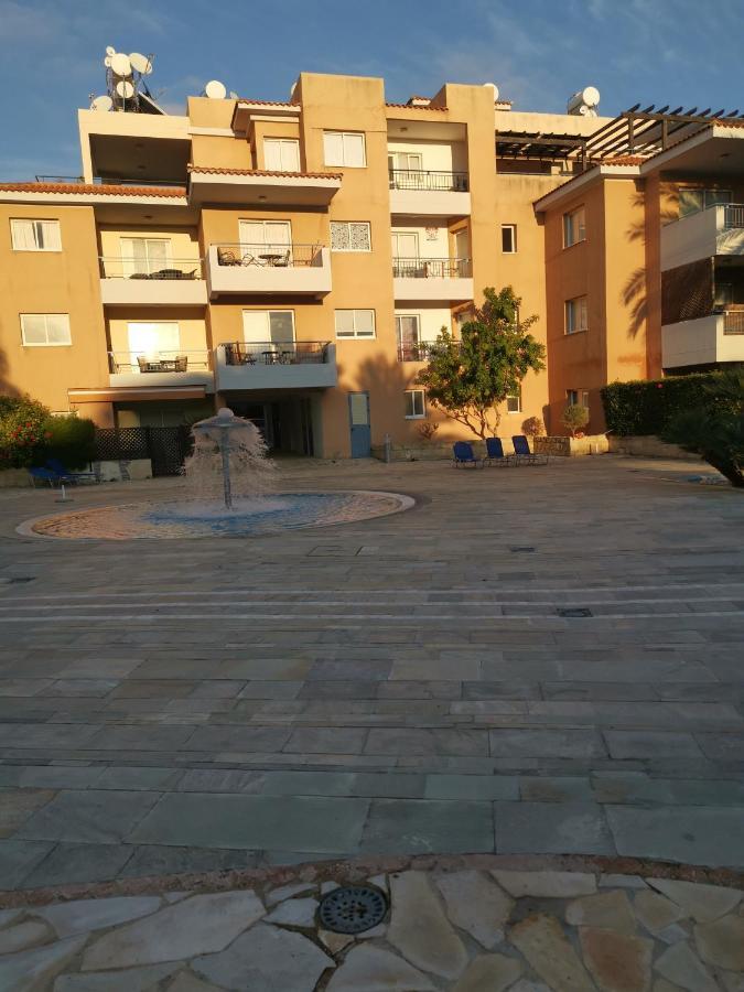 Iris Village, Near Kings Avenue Mall - By Imh Travel & Tours Paphos Exteriör bild