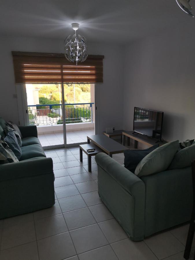 Iris Village, Near Kings Avenue Mall - By Imh Travel & Tours Paphos Exteriör bild